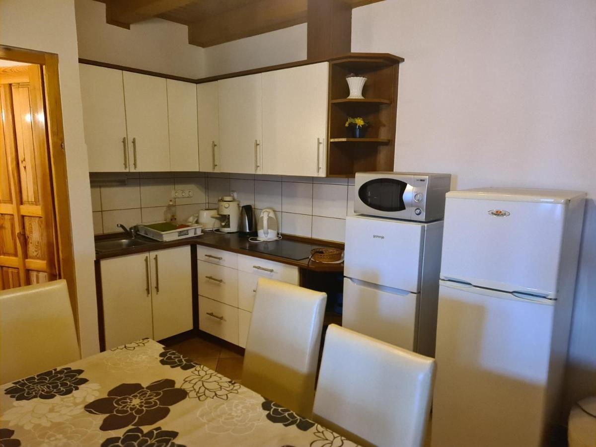Mediterran Apartman Es Vendeghaz Хайдусобосло Экстерьер фото