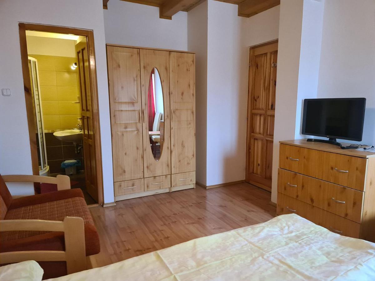 Mediterran Apartman Es Vendeghaz Хайдусобосло Экстерьер фото