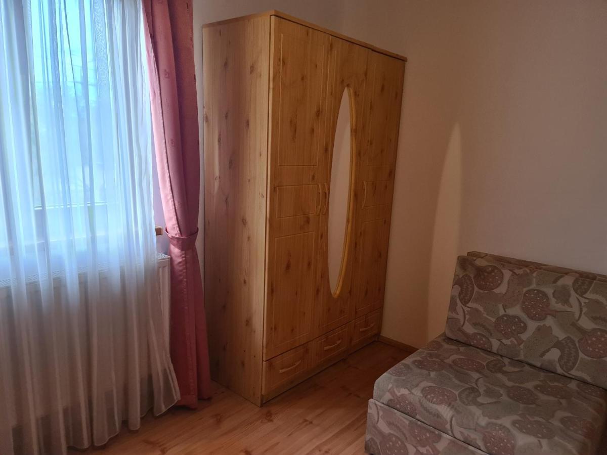 Mediterran Apartman Es Vendeghaz Хайдусобосло Экстерьер фото